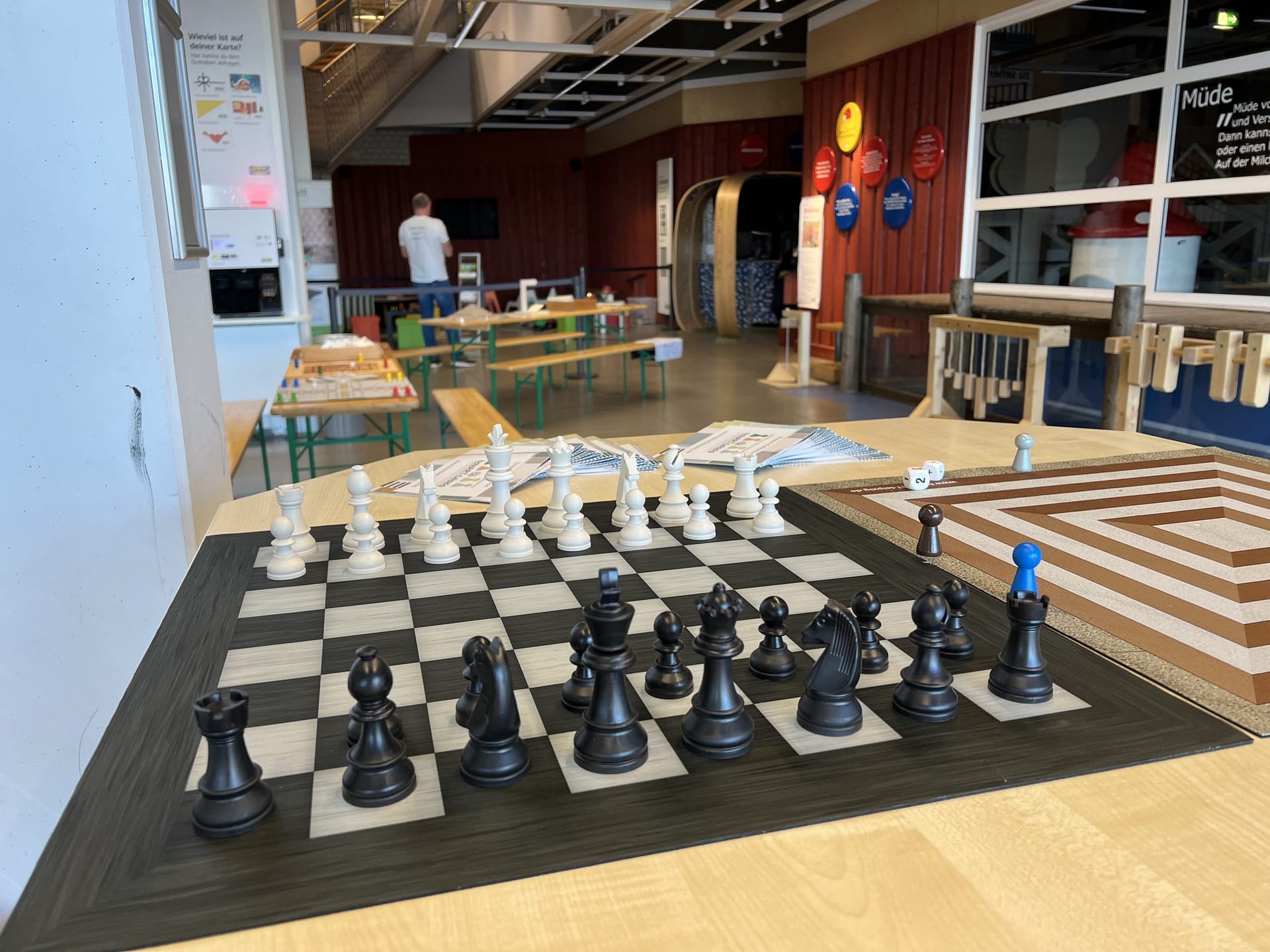 Schach Spiel inklusive Spielmatte